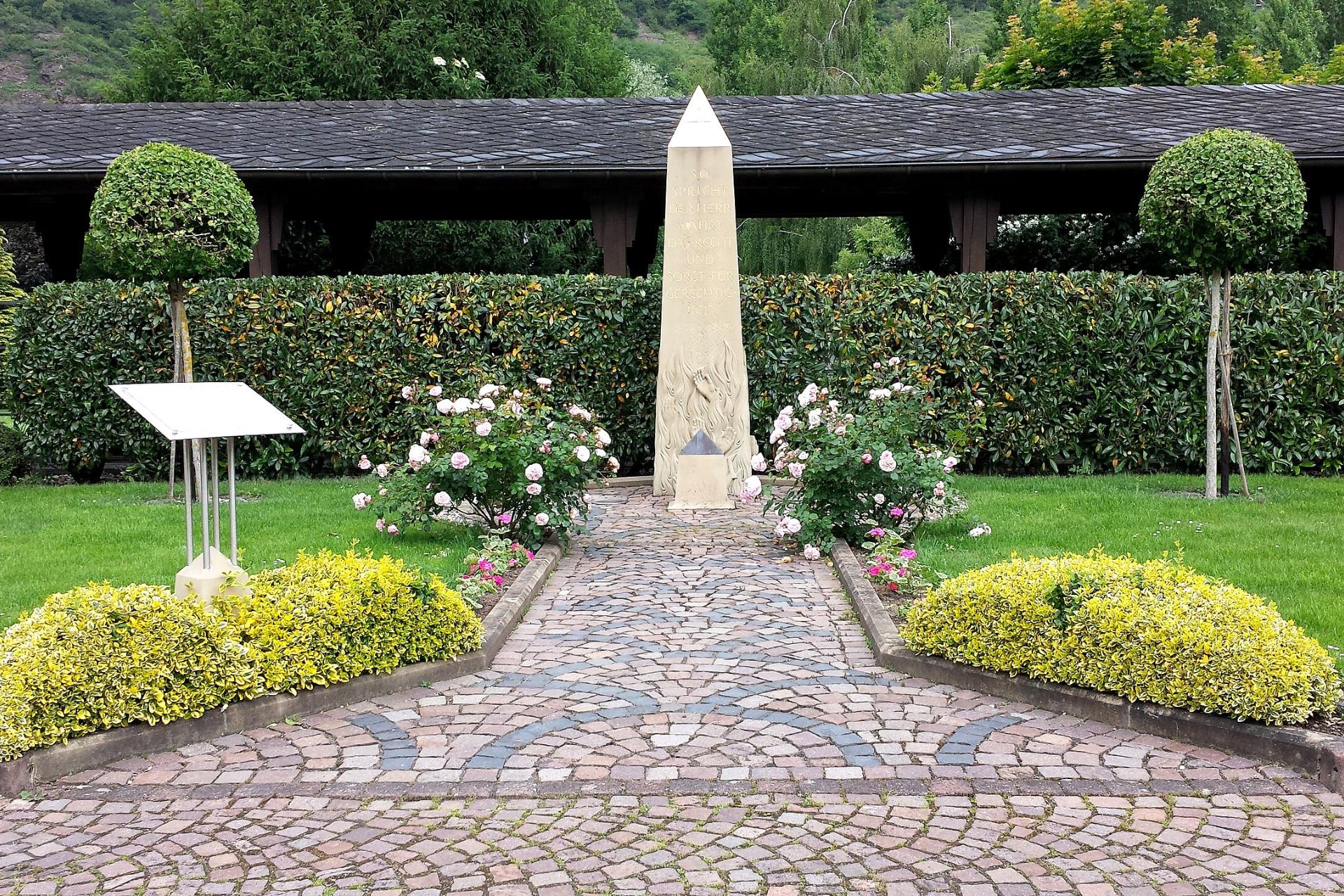 Gedenkstätte_in_Ebernach