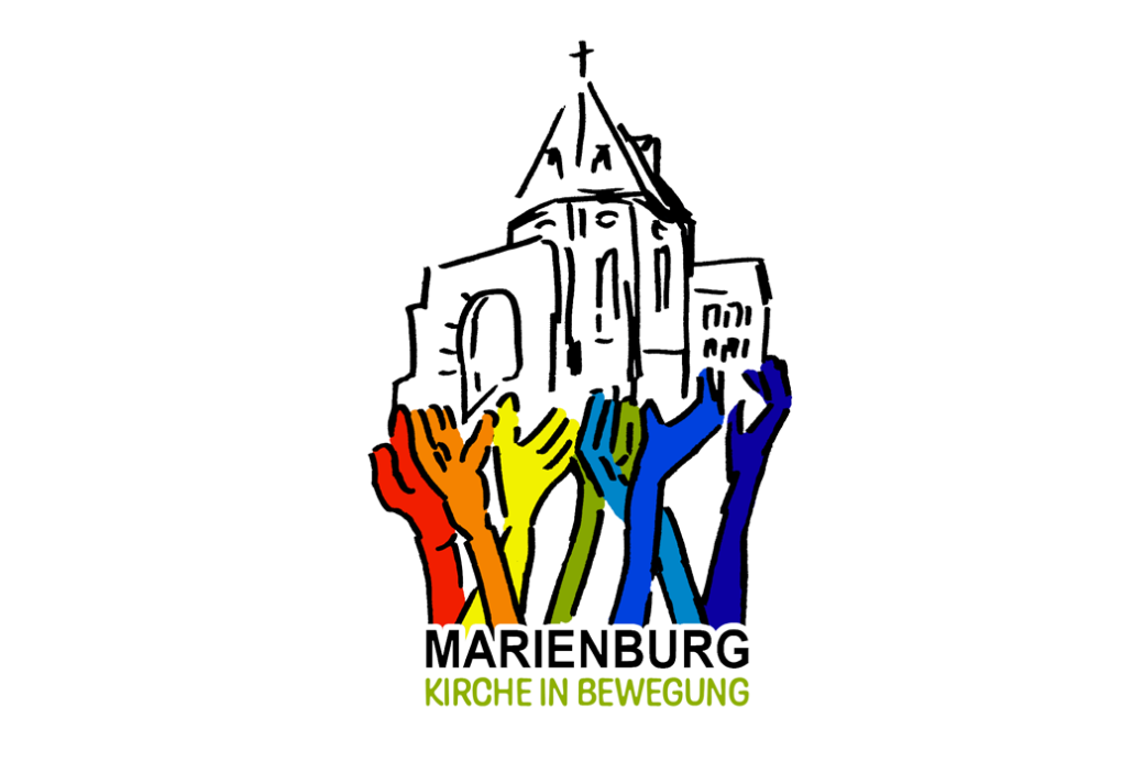 Das Logo zeigt eine stilisierte Zeichnung der Marienburg mit einem Kreuz auf dem Dach. Unterhalb der Burg erheben sich farbige Hände in den Farben des Regenbogens. Darunter steht das Wort „Marienburg, Kirche in Bewegung“.