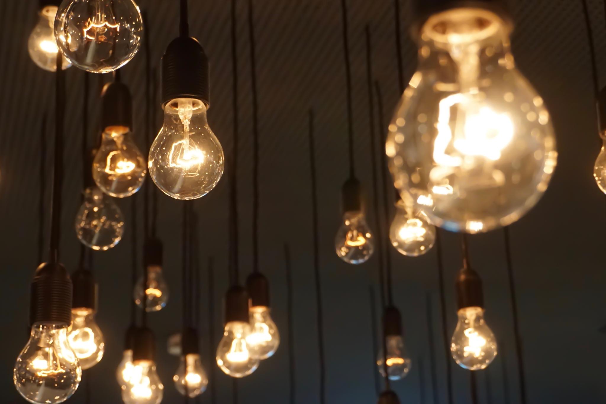 light-bulbs-3958844_by_Griesshammer_pixabay_pfarrbriefservice